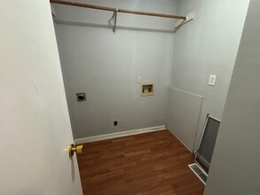 513 N Maple St in Eldon, MO - Foto de edificio - Building Photo