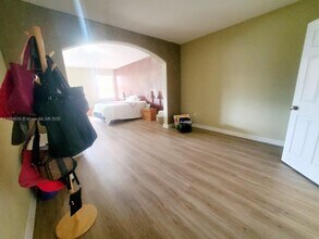 11336 NW 47th Ln in Doral, FL - Building Photo - Building Photo