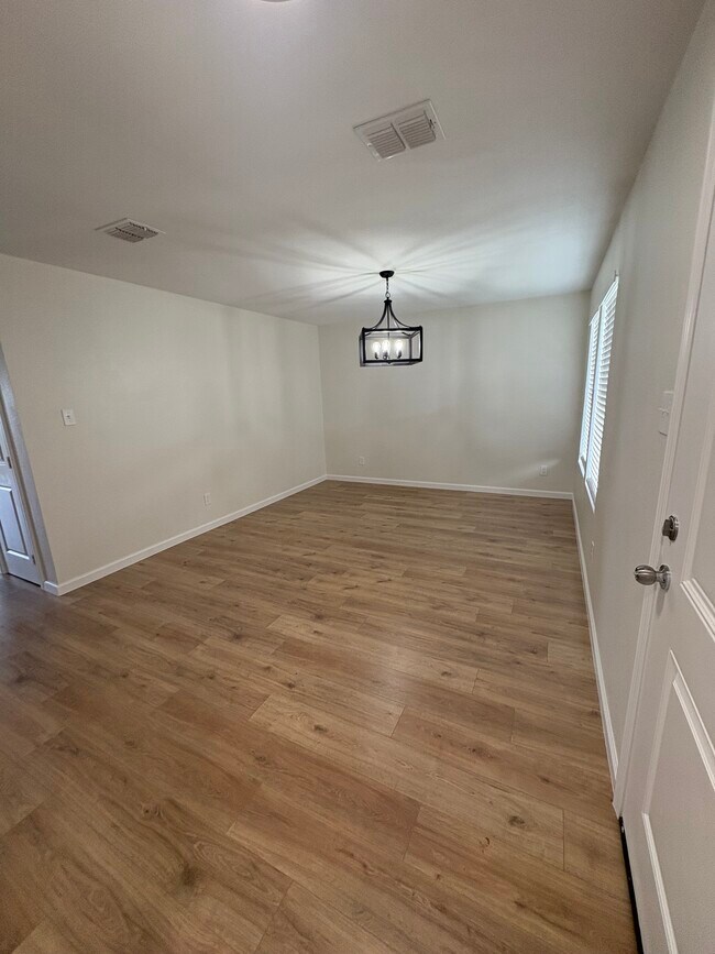 1422 Stewart Dr in Rockwall, TX - Foto de edificio - Building Photo