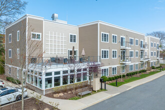 Terrace on Main in East Greenwich, RI - Building Photo - Building Photo