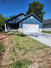 104 S 12th St in West Columbia, TX - Building Photo - Building Photo