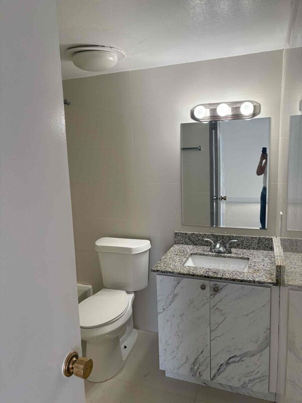 4845 NW 7th St in Miami, FL - Building Photo - Building Photo
