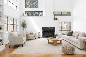 2440 Bering Dr in Houston, TX - Building Photo - Building Photo