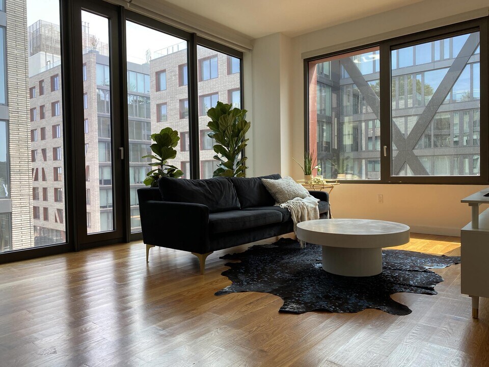 54 Noll St in Brooklyn, NY - Building Photo