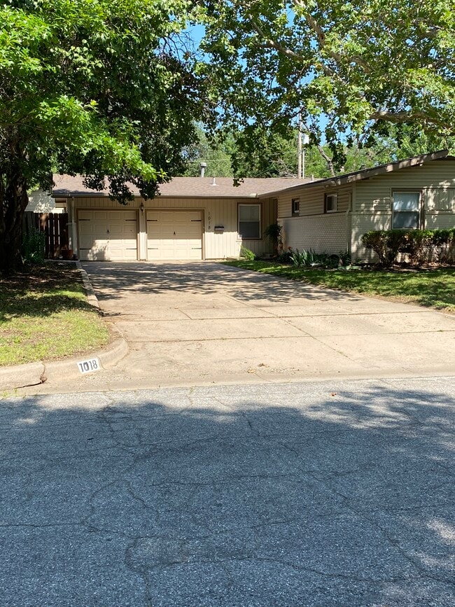 property at 1018 N Kevin Rd