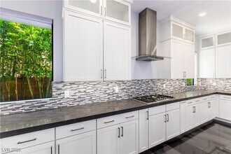 4198 Bronze Ridge St in Las Vegas, NV - Building Photo - Building Photo