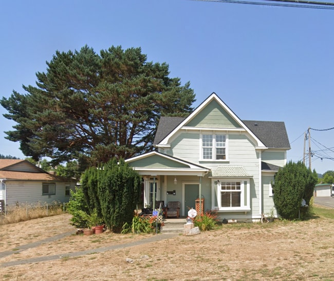 619 Ash St