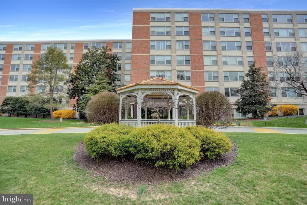 4401 Roland Ave in Baltimore, MD - Building Photo