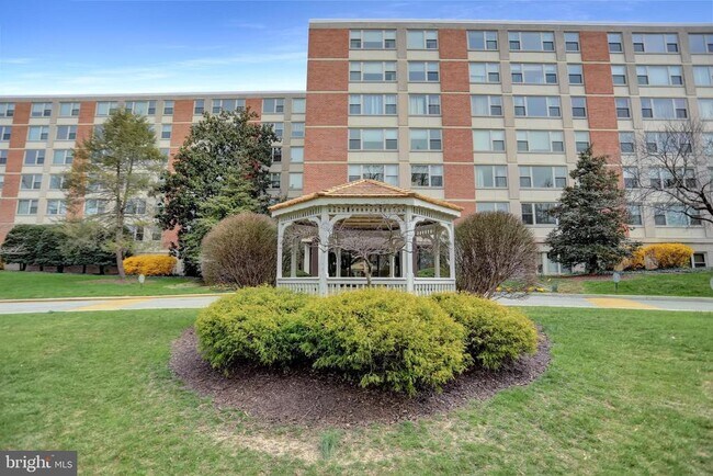 property at 4401 Roland Ave