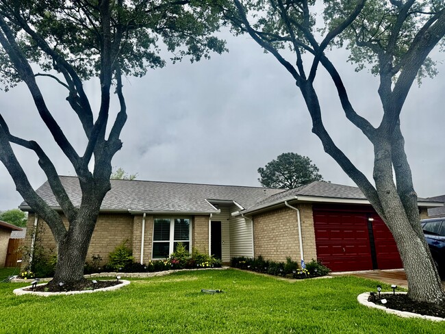 property at 1702 Grand Park Dr