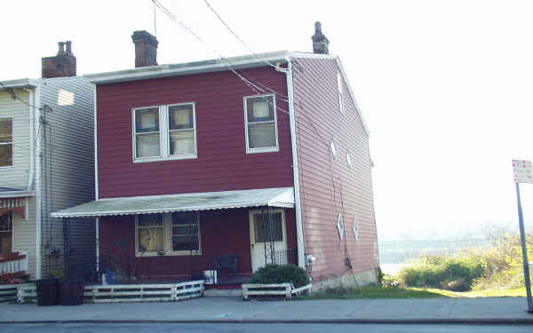 1915 Eastern Ave in Cincinnati, OH - Building Photo