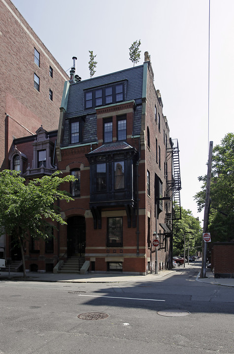 20 Fairfield St in Boston, MA - Foto de edificio
