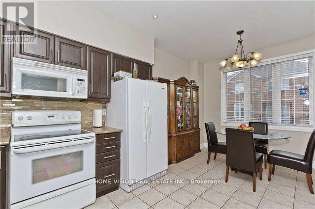 7155 Magistrate Terrace in Mississauga, ON - Building Photo - Building Photo