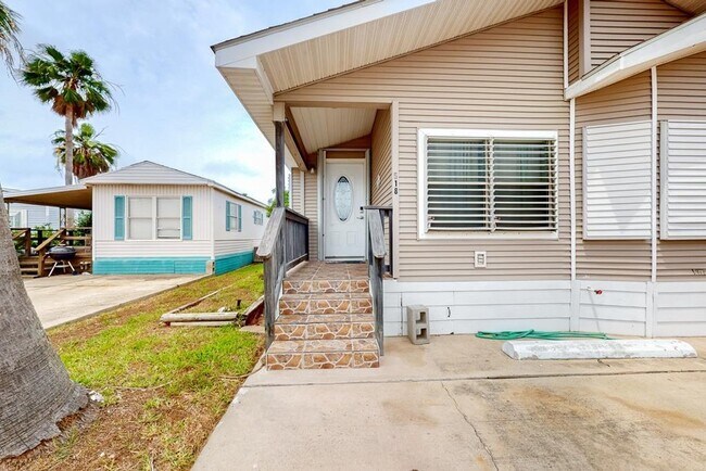 518 W Clam Cir in Port Isabel, TX - Building Photo - Building Photo