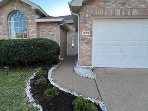 1209 Mill Spring Dr in Garland, TX - Building Photo - Building Photo