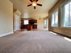 1935 W Marten Creek Dr in Meridian, ID - Building Photo - Building Photo
