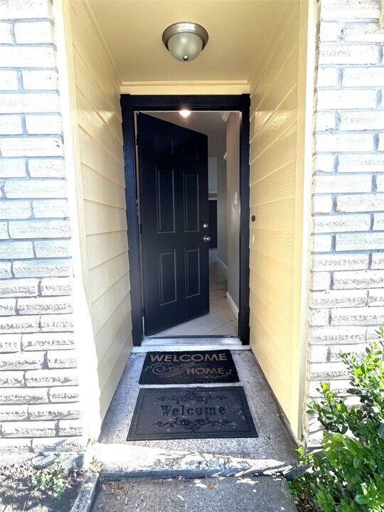 2715 Spring Canyon Ct in Houston, TX - Building Photo