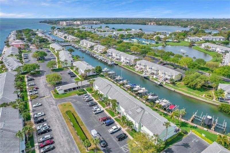 4789 Coquina Key Dr SE in St. Petersburg, FL - Building Photo