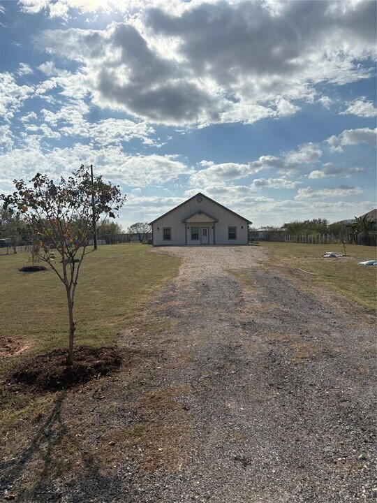 141 Everest Cove in Dale, TX - Building Photo