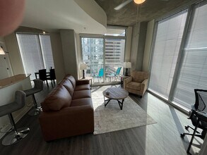 415 S Mint St in Charlotte, NC - Building Photo - Building Photo