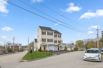 1 Sadler Ave in Shrewsbury, MA - Building Photo - Building Photo