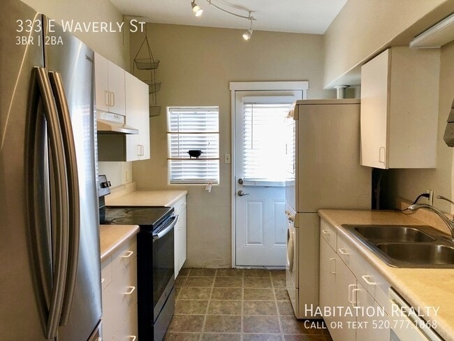 property at 333 E Waverly St
