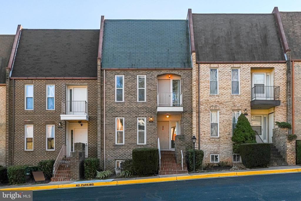 1727 Cy Ct in Vienna, VA - Building Photo