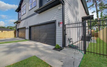 6531 Rosemary Ln in Houston, TX - Building Photo - Building Photo