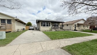 102 Patience Crescent in London, ON - Building Photo