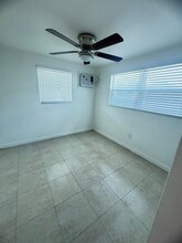 200 Randolph Ct, Unit A in Lake Worth, FL - Building Photo - Building Photo