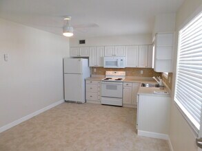 741 Hummingbird Way in North Palm Beach, FL - Building Photo - Building Photo