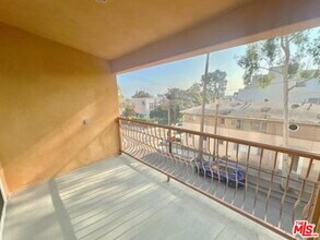 1001 Hammond St in West Hollywood, CA - Building Photo - Building Photo