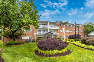 Avenue Apartments in Forestville, MD - Foto de edificio - Building Photo