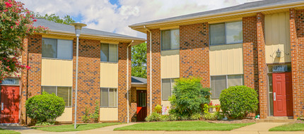 Mallory Apartments in Hampton, VA - Building Photo - Building Photo