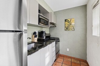 405 Española Wy in Miami Beach, FL - Building Photo - Building Photo