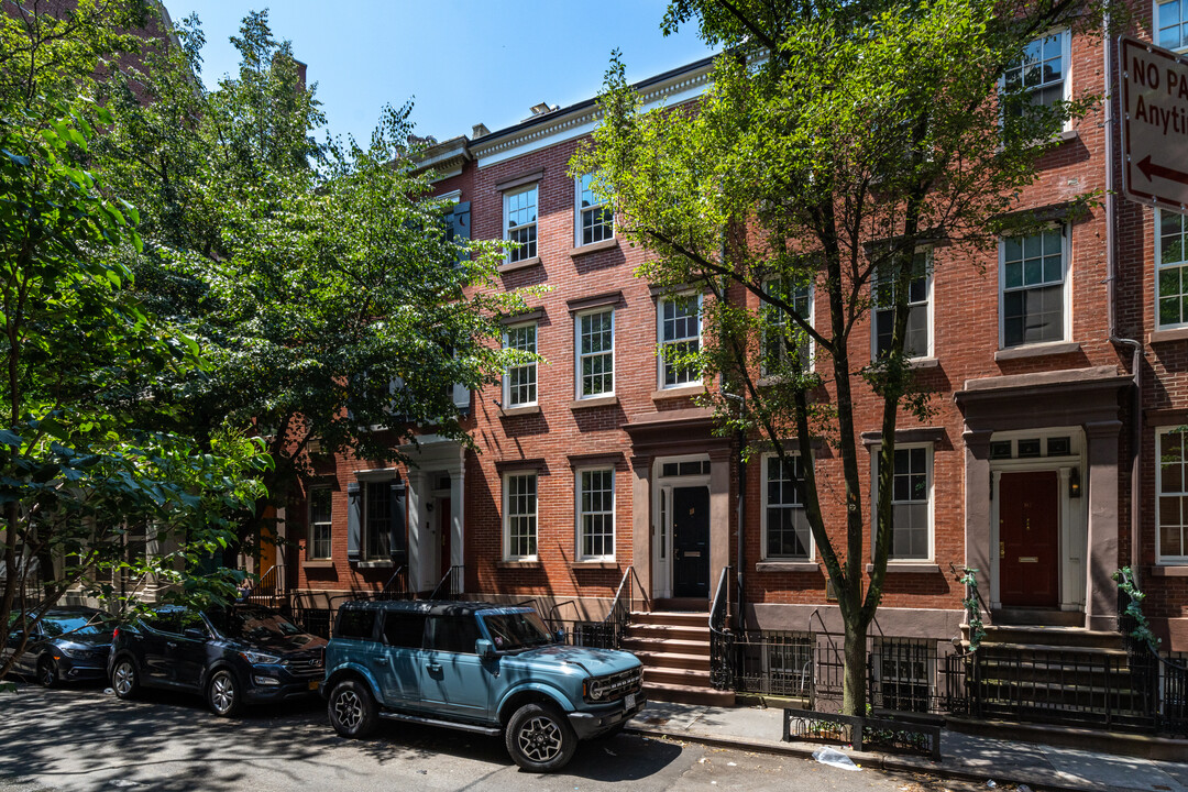 111 Bedford Avenue in New York, NY - Building Photo