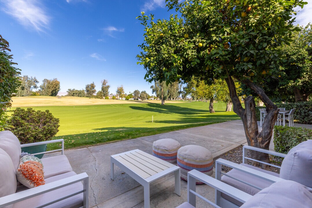 35 Mission Ct in Rancho Mirage, CA - Building Photo
