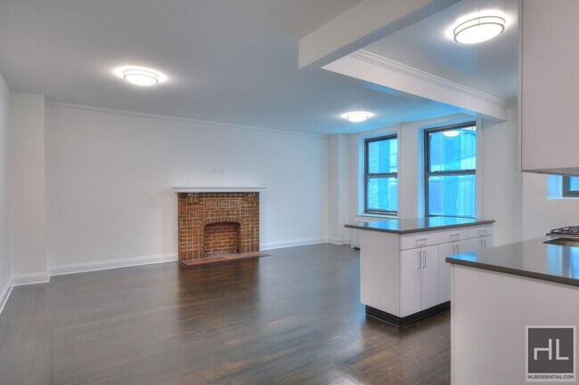 WEST 55 STREET in New York, NY - Building Photo - Building Photo