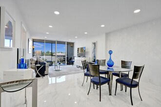 6 Royal Palm Way in Boca Raton, FL - Building Photo - Building Photo