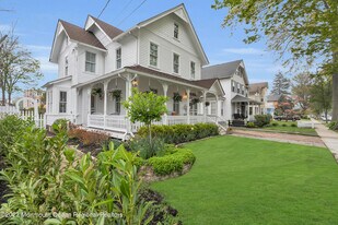 21 Pearce Ave in Manasquan, NJ - Building Photo