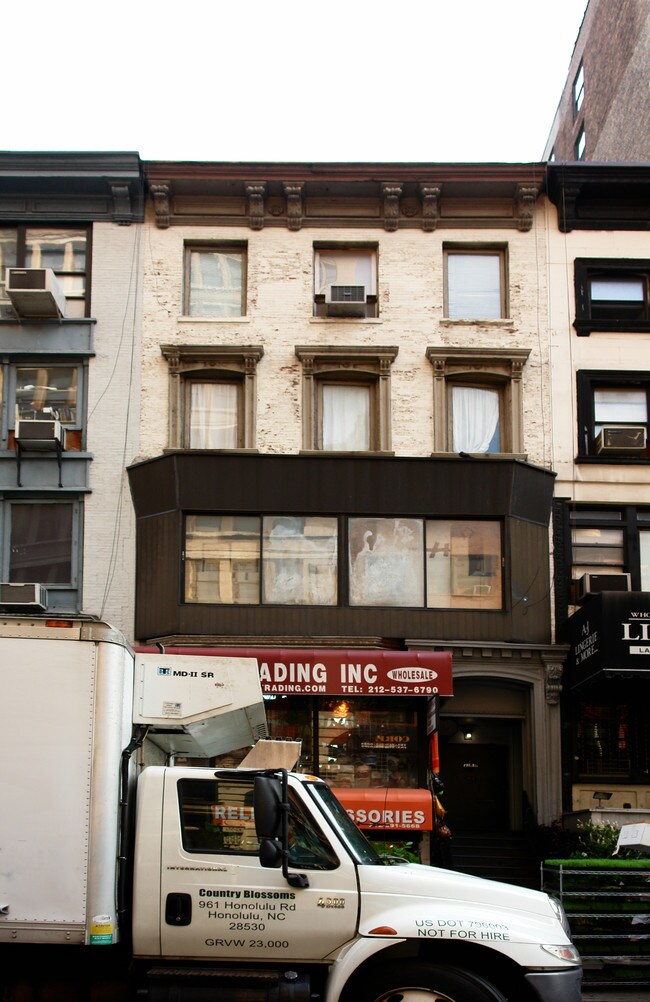 43 W 28th St in New York, NY - Building Photo - Building Photo