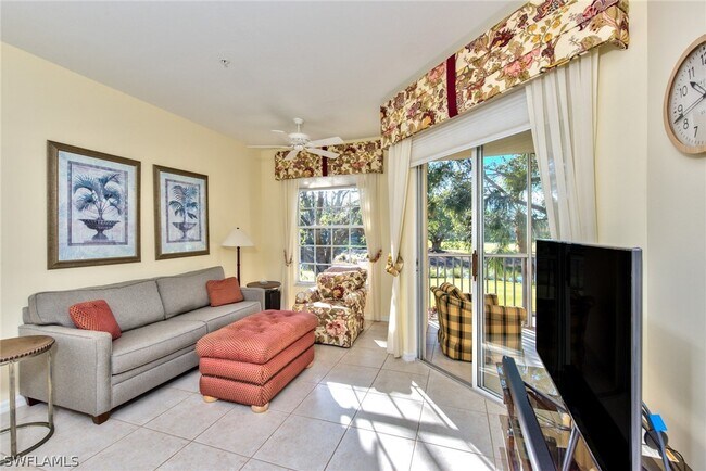 2180 Arielle Dr in Naples, FL - Foto de edificio - Building Photo