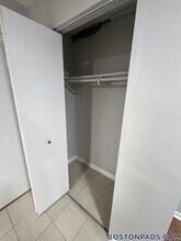 230 Babcock St, Unit 3F in Brookline, MA - Foto de edificio - Building Photo