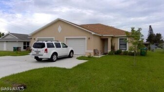 1020 SE 24th Ave in Cape Coral, FL - Building Photo
