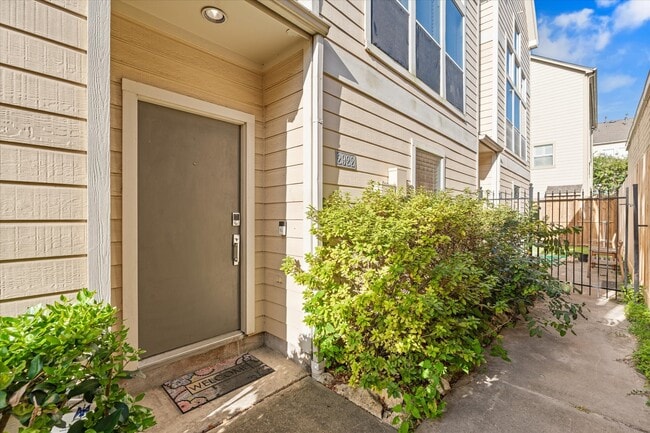 property at 2922 Crawford St