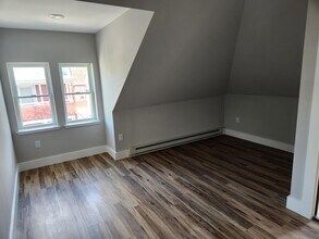 39 North St, Unit 39 North St Apt D in Winooski, VT - Building Photo - Building Photo
