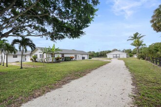 785 Cindy Dr in Wellington, FL - Building Photo - Building Photo