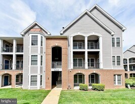 46588 Drysdale Terrace, Unit 302 in Sterling, VA - Building Photo