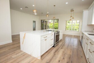 10881 La Salinas Cir in Boca Raton, FL - Building Photo - Building Photo