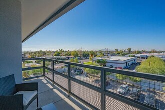 1980 E Broadway Rd in Tempe, AZ - Building Photo - Building Photo